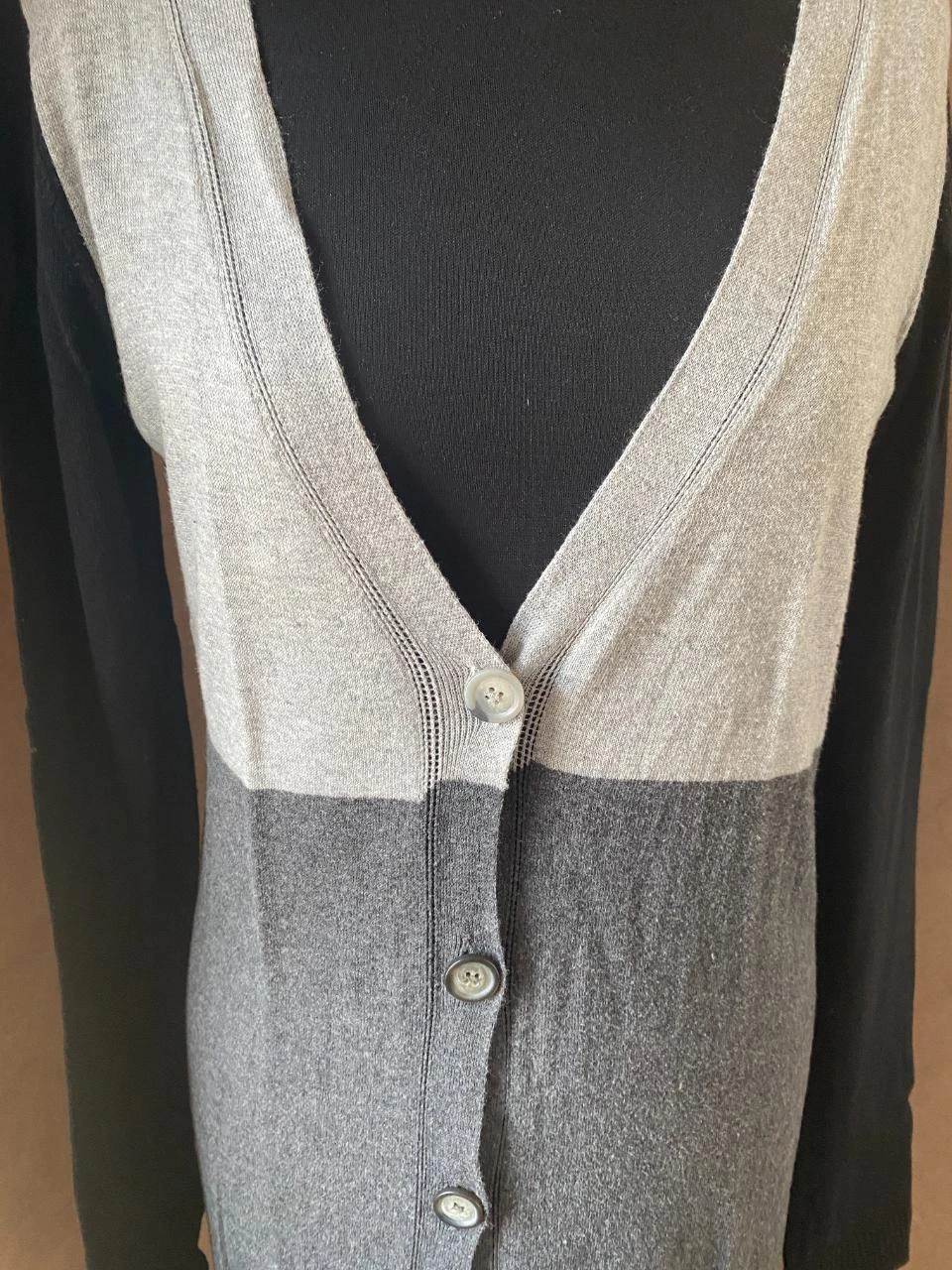 Lang grijs gemêleerd & zwart IKKS vest maat 40 – katoen, kasjmier, chique casual stijl – photo 5